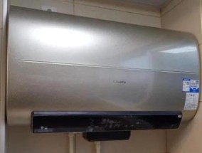 热水器遥控器的电池应该是什么样的？如何更换？