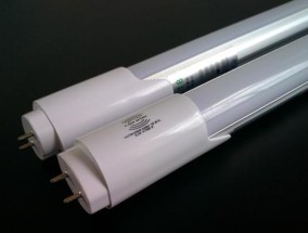 荧光灯和LED灯的区别（荧光灯和LED灯的特点及适用场景比较）