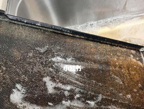 老板抽油烟机油渍清洗方法是什么？清洗后如何保养？