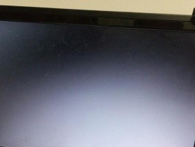 电脑因声音干扰黑屏是什么原因？