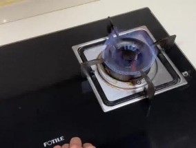 解决燃气灶打火不能松手的问题（有效应对燃气灶点火无法松开的情况）
