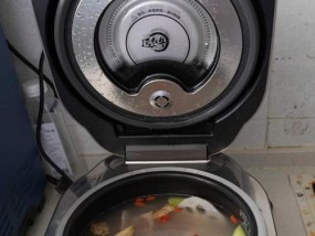电饭煲维修万能表的使用指南（解决电饭煲故障的利器）