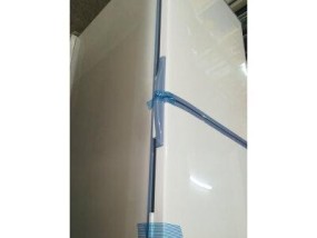 冰柜盖打开的正确方法（轻松打开冰柜盖）