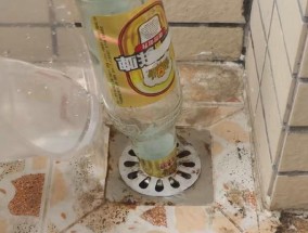 用白醋和啤酒清洗油烟机的绝妙方法（让你的油烟机焕然一新）
