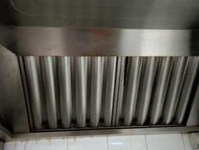 如皋饭店油烟机清洗方法（轻松解决饭店油烟机难题）