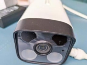 小巧夜间摄像头如何用手机控制？控制过程中需要注意什么？