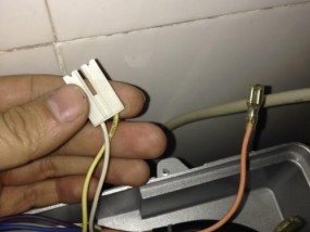 洗衣机开关按钮漏水怎么办？如何快速解决？
