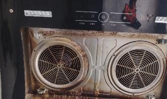 如何清洗油烟机下槽的积油（简单、高效、环保）  第1张