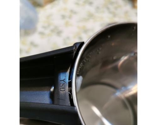 如何修复饮水机热水壶裂缝（简单快捷的修复方法教程）  第1张