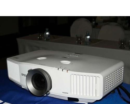 投影仪虚框问题解决方法（实用技巧让投影画面清晰明亮）  第1张