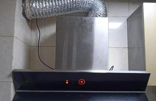 用可乐清洗油烟机的正确方法（简单易行的清洁方式）  第2张