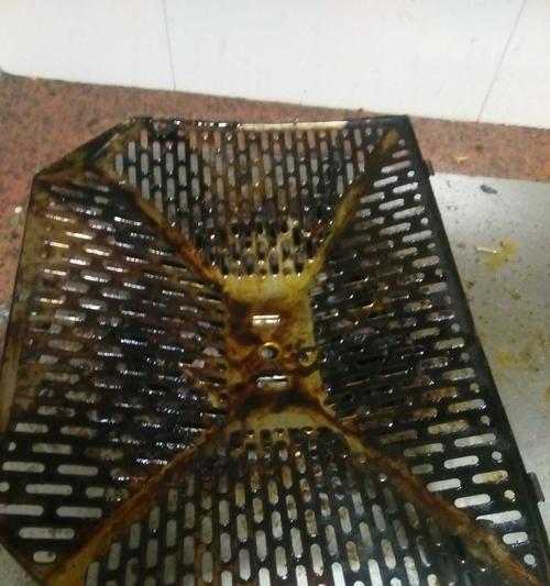 油烟机滤网清洗指南（让厨房清洁从滤网开始）  第2张