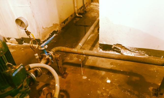 中央空调天井机漏水解决方法（解决中央空调天井机漏水问题的有效措施）  第3张