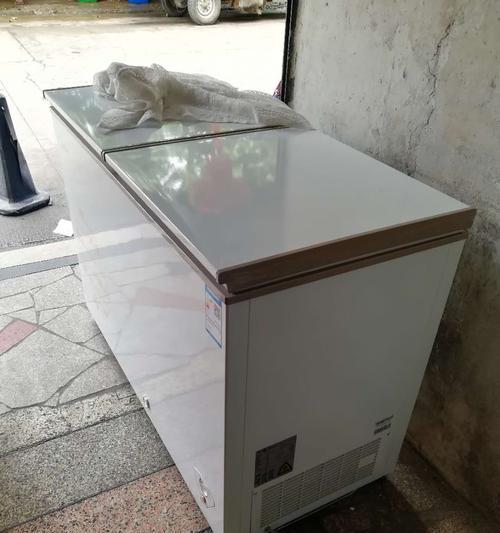 探索美的冰柜除霜方法，轻松应对冰柜霜冷问题（掌握正确的除霜时间和频率）  第2张