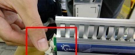 更换显示器后无信号显示？如何快速解决？  第3张