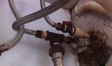 热水器水管生锈了怎么办？有效解决方法有哪些？  第3张