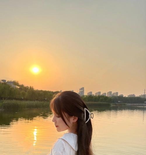 如何使用手机操作爆火夕阳相机拍照？  第3张