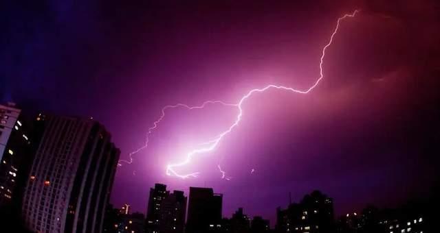 雷击时不插电源的后果是什么？  第1张
