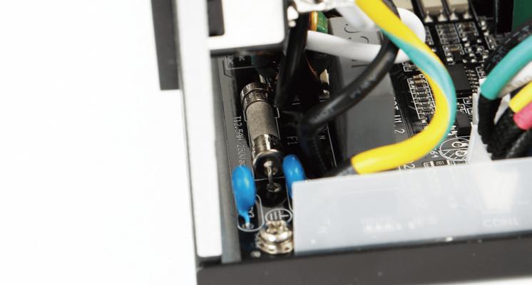 追风者amp电源650w怎么样？性能与稳定性如何？  第2张